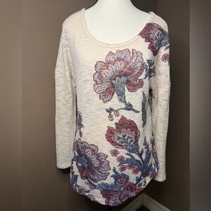 D N A Couture Women’s  Floral Print Long sleeve Light Knit Top Size Large
